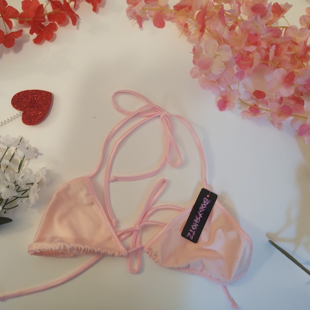 Purple bra fancy lining around the cup